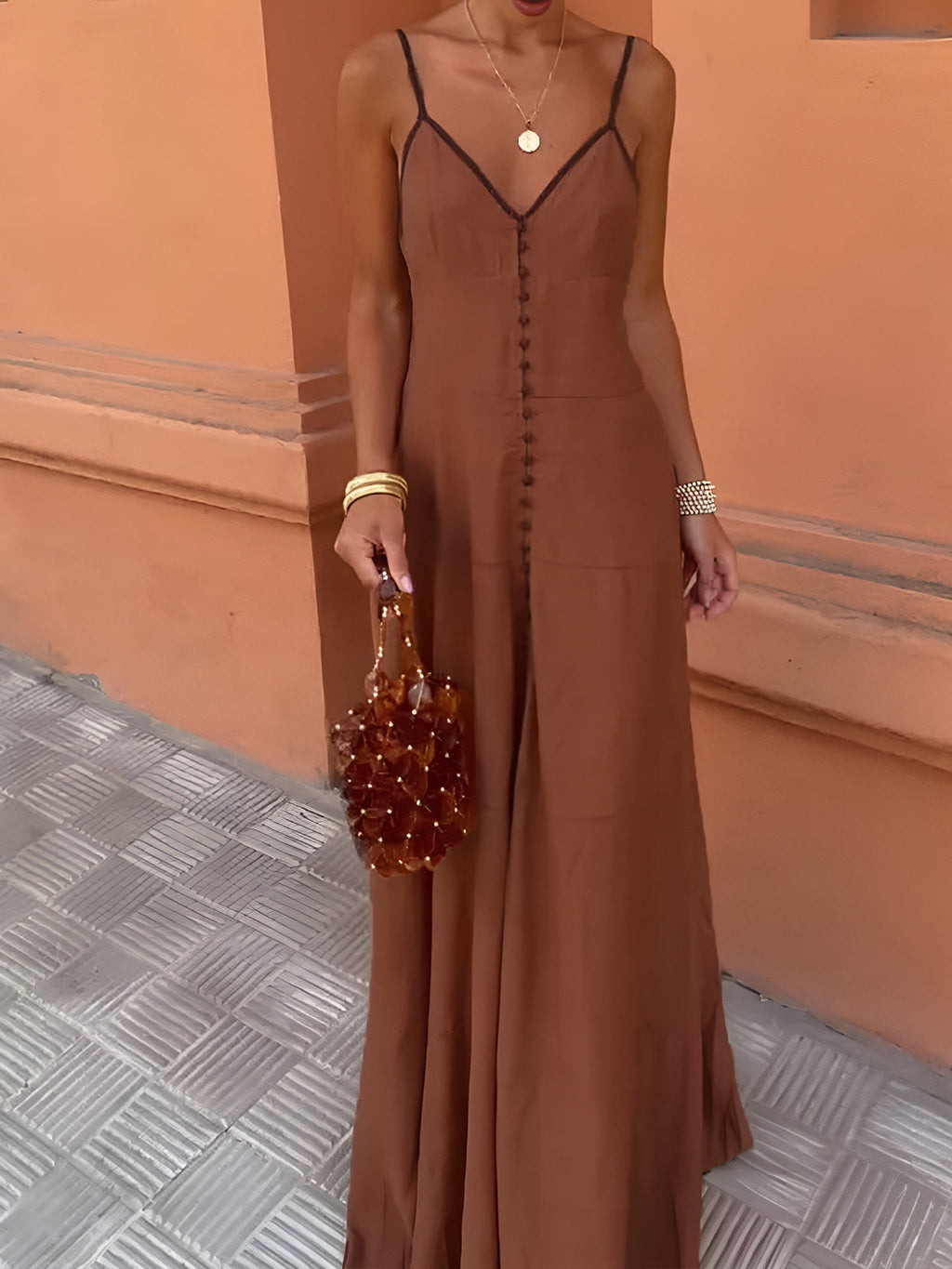 Kontrast Biye Düğmeli Spagetti Askılı Uzun Elbise
