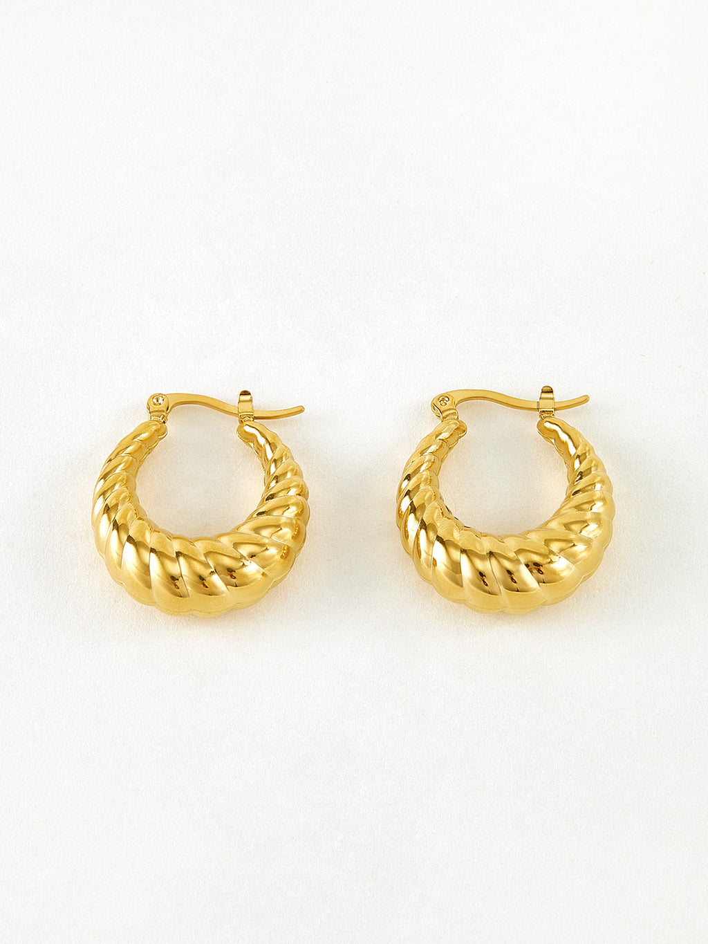 Burgu Croissant Damla Halka Küpe