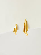 Asimetrik Kağıt Uçak Pliseli Küpeler