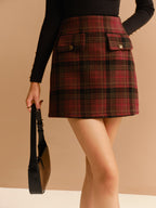 Şık İki Renkli Kısa Etek ile Zahmetsiz Stil