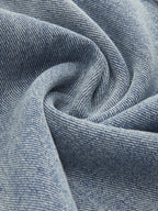 Şık Orta Bel Denim Jeanler ile Şık Fiyonk Detayı