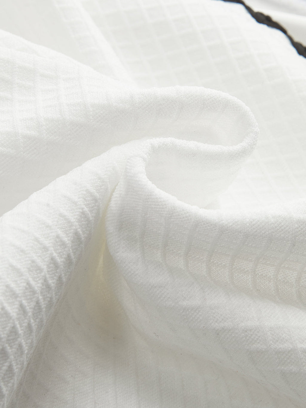 Şık Tek Omuz Kesik Mayo ile Şık Yaz Eğlencesi