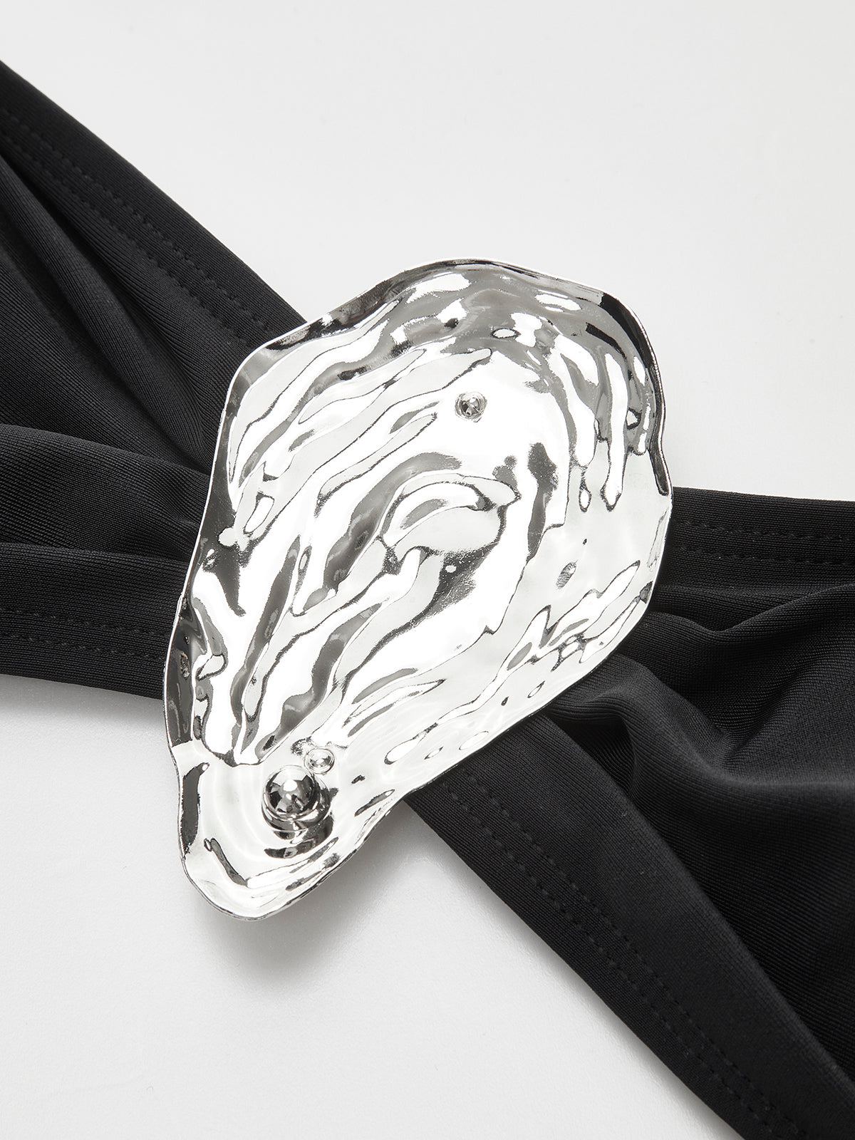 Şık Metal Detaylı Bağlama Ön Bikini Takımı