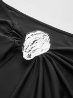 Şık Dönüş Sarong Etek, Şık Metal Aksesuarlara Sahip