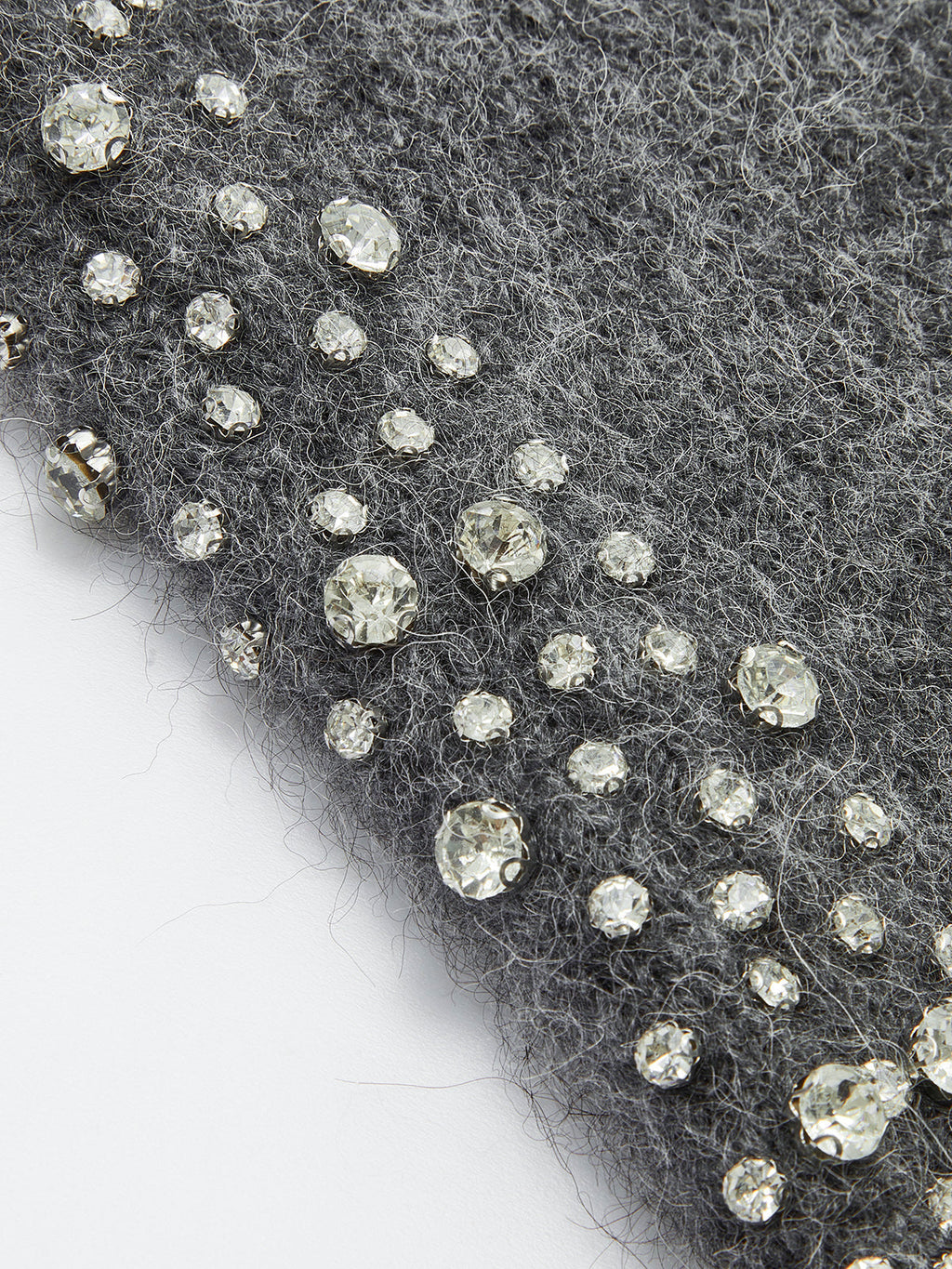 Şık Yün Karışımlı Boncuklu Kazak Yeleği için Şık Katmanlama