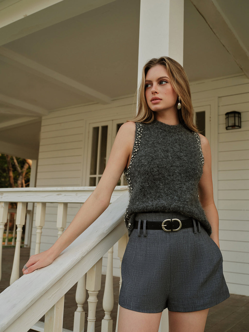 Şık Yün Karışımlı Boncuklu Kazak Yeleği için Şık Katmanlama