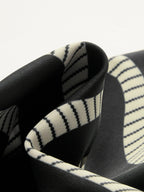 Şık Plaj Görünümü için Şık Dalga Desenli Üçgen Bikini Seti