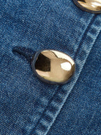 Şık Denim V Yaka Kısa Pantolon Takımı, Metal Düğmeli Bağlama Detayı ile