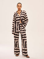 Şık Geometrik Desenli ve Cepli Renk Bloklu Pantolon Takımı