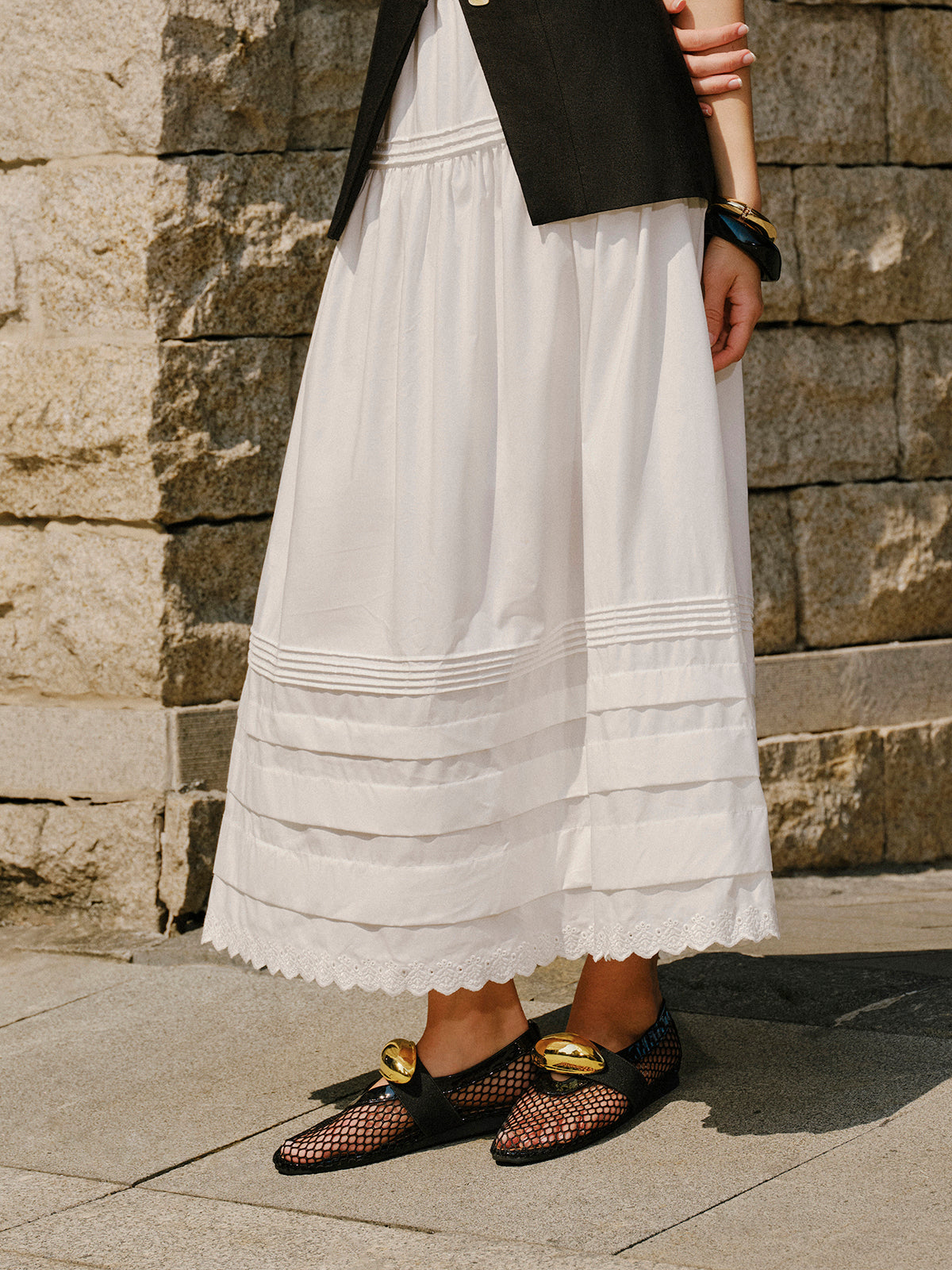 Şık Ağı Mesh Ayakkabılar Zarif Altın Aksesuarlarla Süslenmiş