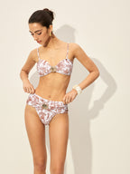 Şıklık Katan Kabuk Detaylı Açık Renkli Çiçekli Bikini Takımı