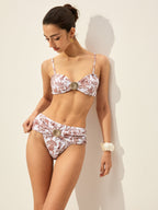 Şıklık Katan Kabuk Detaylı Açık Renkli Çiçekli Bikini Takımı