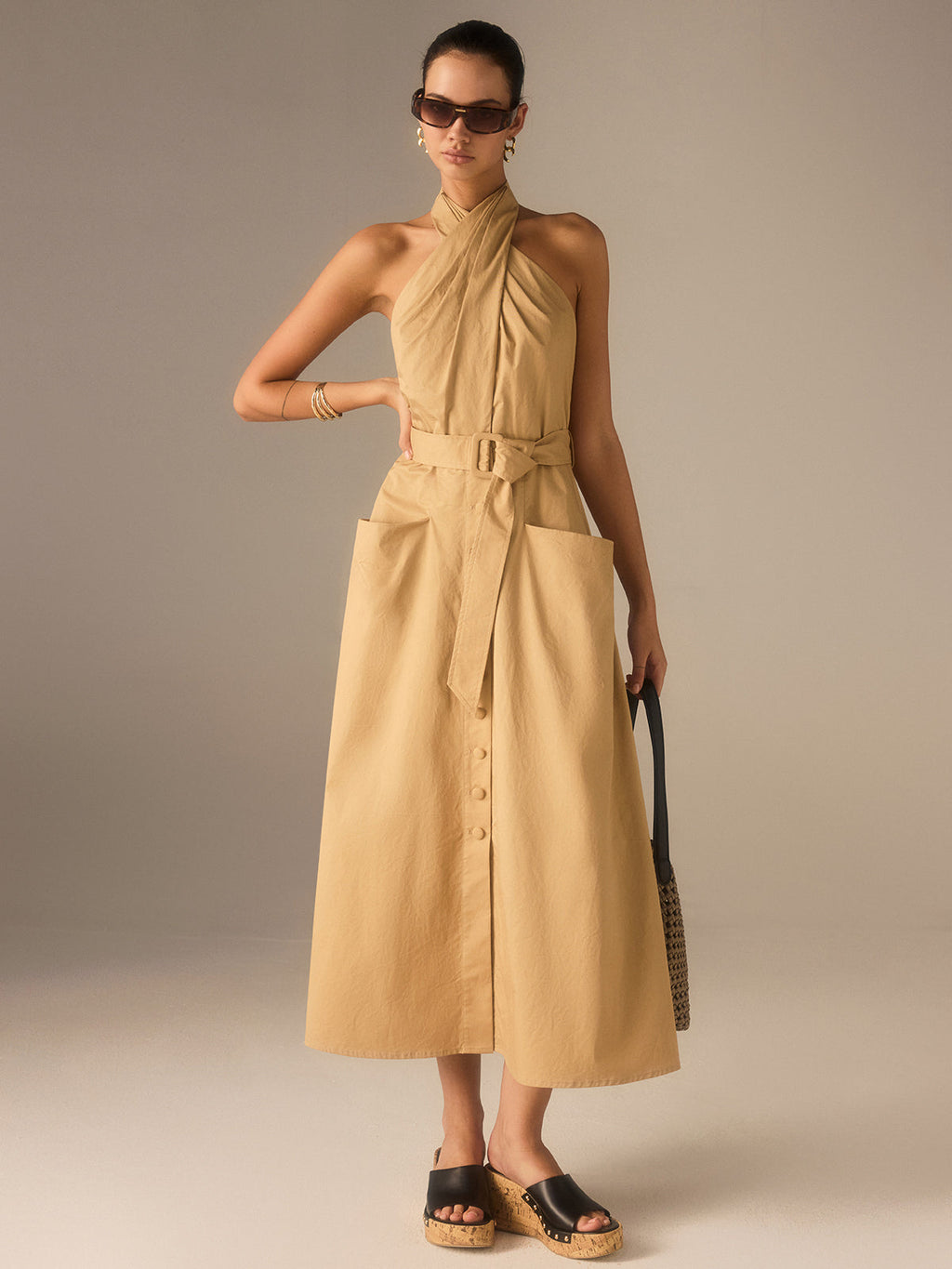 Pamuklu Pileli Halter Yaka Kemerli Midi Elbise