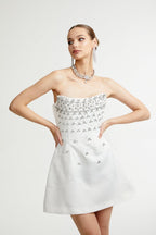 Radiance Elegance Beyaz Taş İşlemeli Straplez Mini Elbise